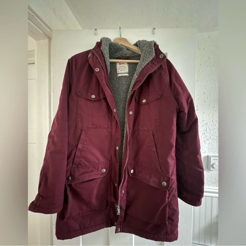 Winter Burgundy Fjall Raven Coat